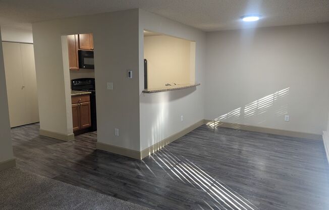 2 beds, 1 bath, 880 sqft, $1,750, Unit E101