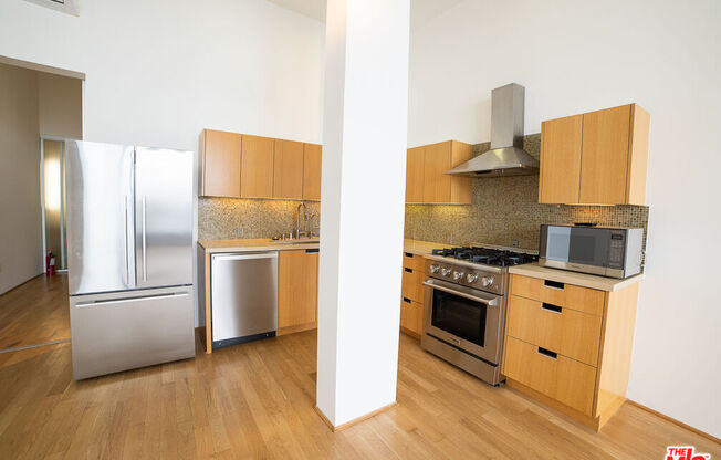 1 bed, 1 bath, 1,150 sqft, $4,950, Unit 2