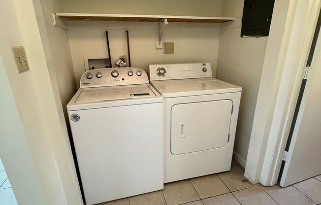 2 beds, 1 bath, 903 sqft, $1,290, Unit K-10