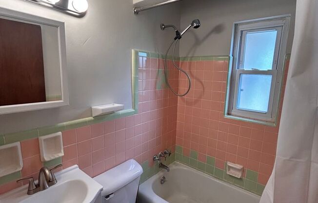 3 beds, 1 bath, $1,595