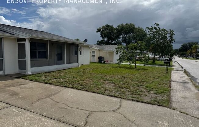 7705 FARMLAWN DR