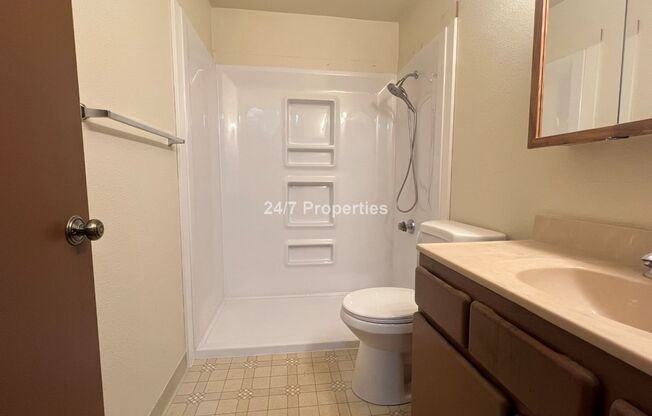 2 beds, 1 bath, 780 sqft, $1,695, Unit 3643