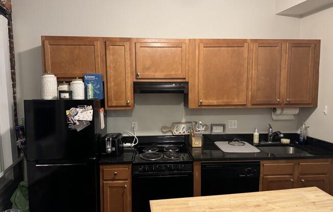 2 beds, 1 bath, $3,530, Unit 10