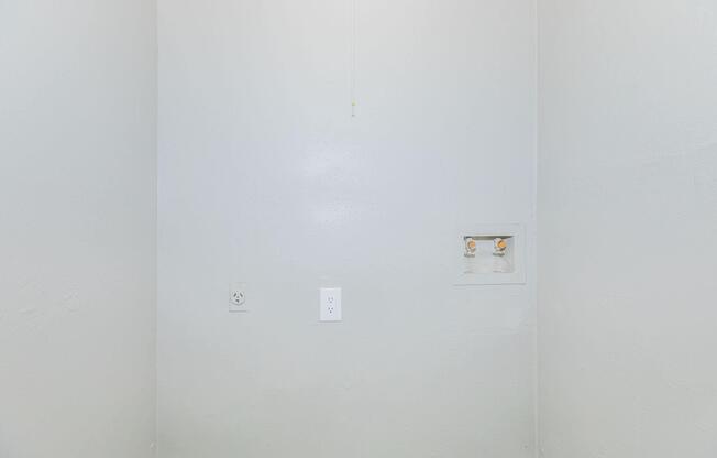 2 beds, 2 baths, 811 sqft, $1,105