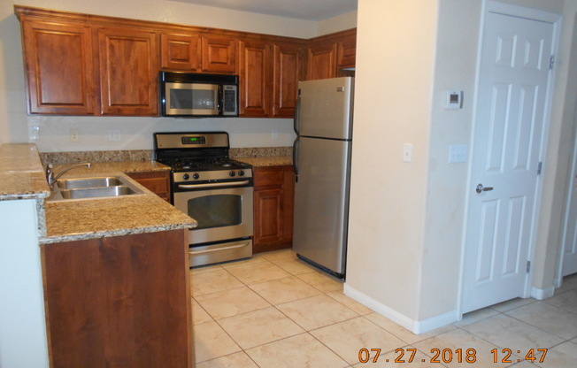 3 beds, 2.5 baths, $1,825