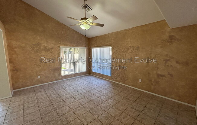 405 E RIMROCK DR