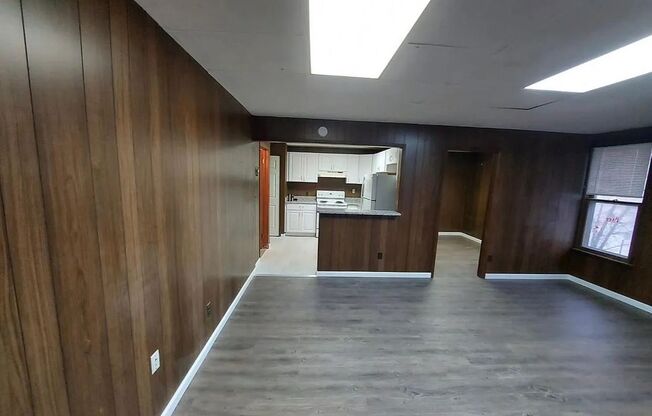 1 bed, 1 bath, 325 sqft, $1,095, Unit UNIT 6 *