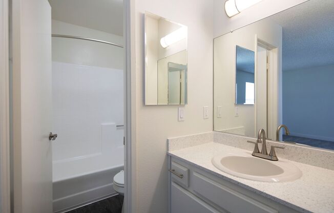 2 beds, 2 baths, $2,950, Unit 7524-A