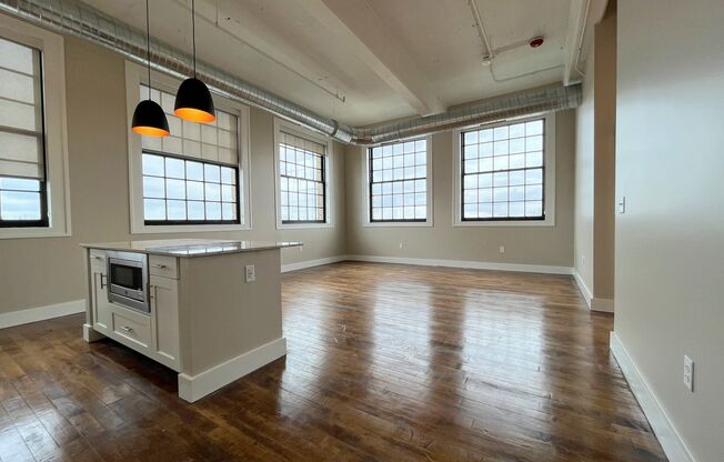 1 bed, 1 bath, 789 sqft, $2,150, Unit UNIT 516
