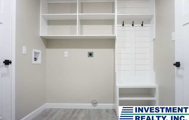 2 beds, 2 baths, $1,795, Unit A