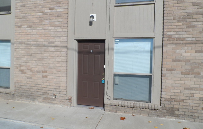 2504 N Hudson ($0 Renew Fee)