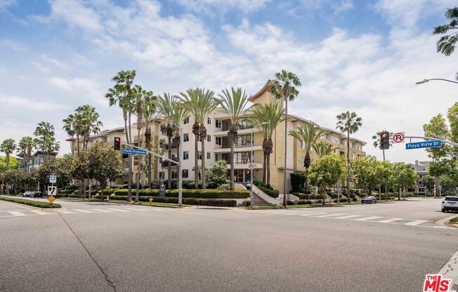 1 bed, 2 baths, 1,149 sqft, $3,750, Unit 438