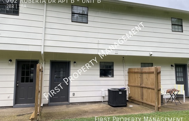 2 beds, 1 bath, 1,045 sqft, $999