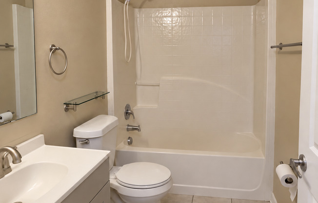 4 beds, 3.5 baths, $2,800