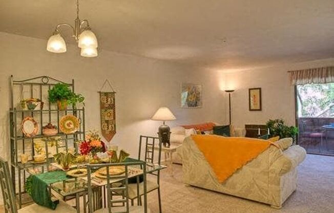 2 beds, 1 bath, 1,050 sqft, $2,350, Unit 60-6