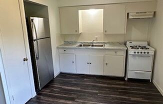 2 beds, 1 bath, 800 sqft, $1,495, Unit 201