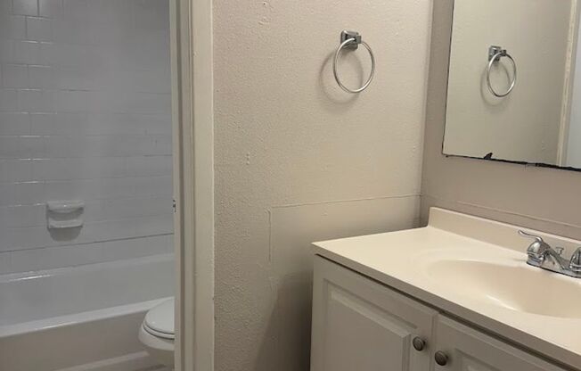 1 bed, 1 bath, 475 sqft, $1,025, Unit K723 - 311 - 104A