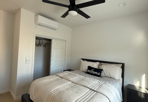 2511 1/2 W 77 ST