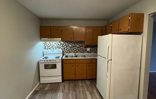 1 bed, 1 bath, $1,000, Unit 2922 2A