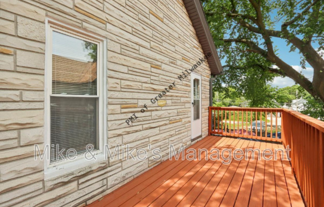 506 E LINUS ST