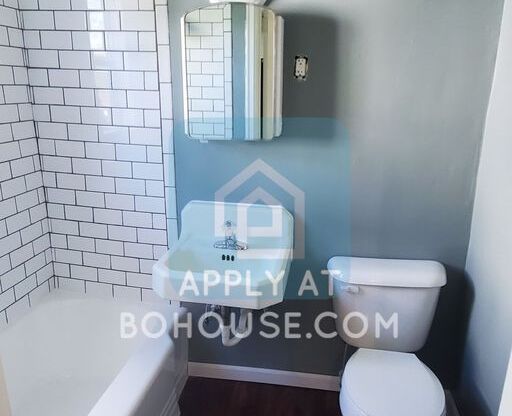 Studio, 1 bath, 450 sqft, $689, Unit 13