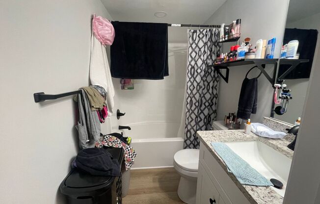 NEWLY RENOVATED COTTAGE!