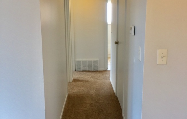 2 beds, 1 bath, 900 sqft, $1,195, Unit #11