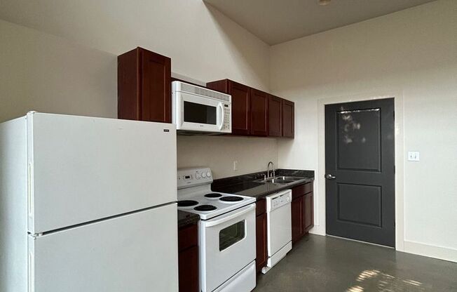 1 bed, 1 bath, 700 sqft, $1,200, Unit B4