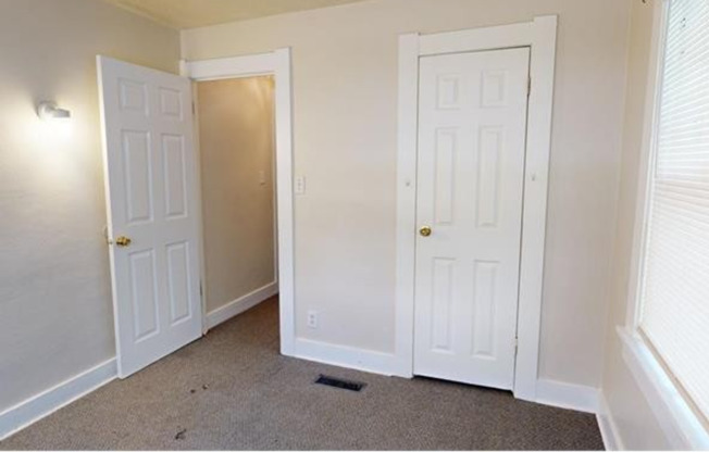 3 beds, 1 bath, $1,066