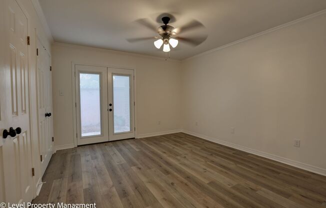 3 beds, 2 baths, $1,695, Unit UNIT 11