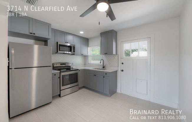 3714 N CLEARFIELD AVE