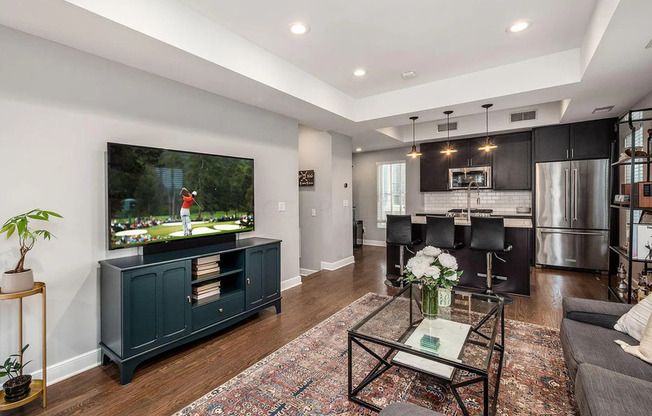 140 E GREENWOOD AVE