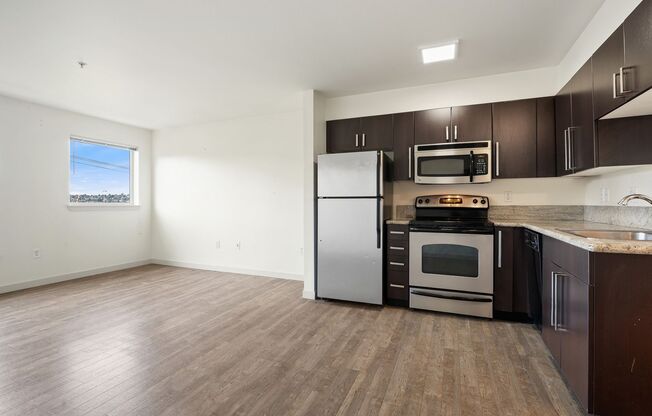 Studio, 1 bath, 461 sqft, $1,550, Unit 307