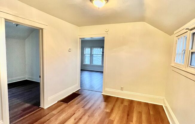 2 beds, 1 bath, $975