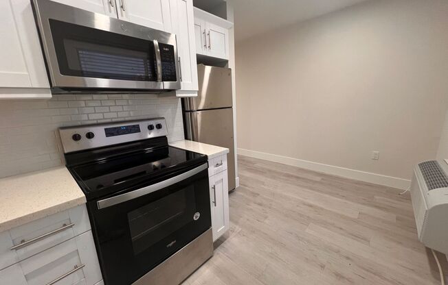 1 bed, 1 bath, 567 sqft, $1,980, Unit 11- Unit 09