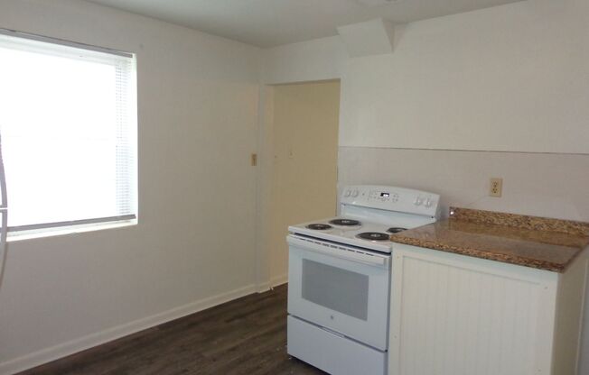 2 beds, 1 bath, 750 sqft, $1,295, Unit #3