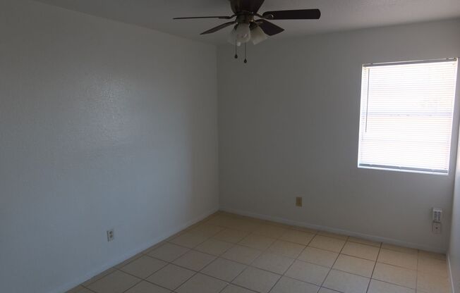 2 beds, 1 bath, $1,000