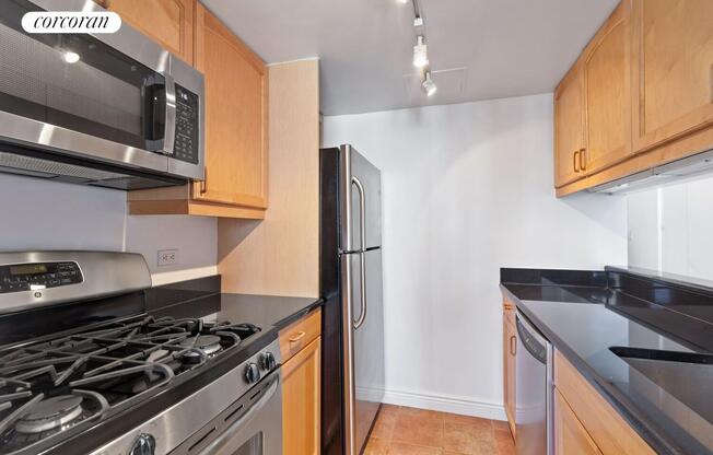 1 bed, 1 bath, 807 sqft, $4,800, Unit 3H