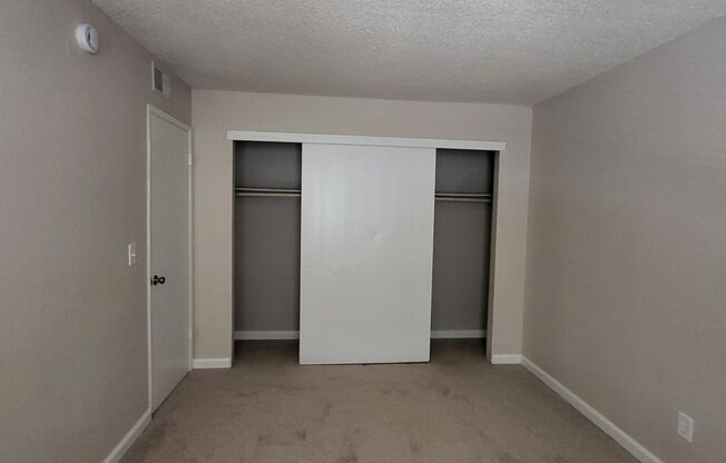 2 beds, 1 bath, $1,550, Unit 18