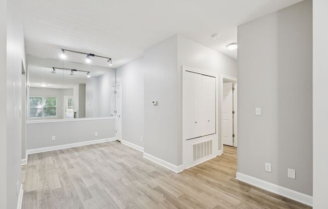 1 bed, 1 bath, 867 sqft, $1,400, Unit 7066