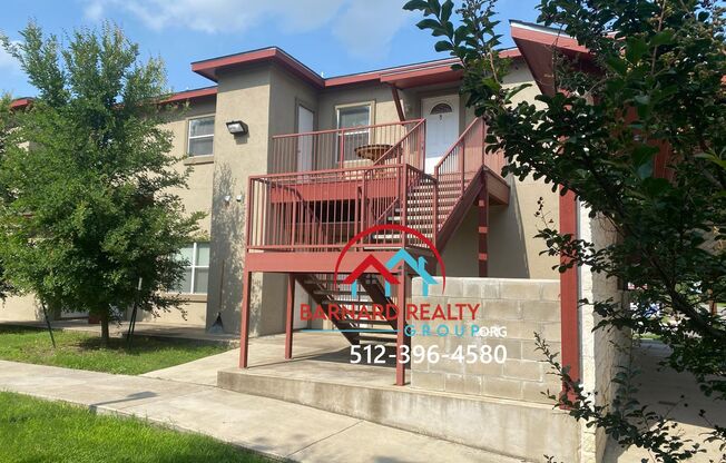 Available Now: 1 Bed/1 Bath Walking Distance to Downtown!