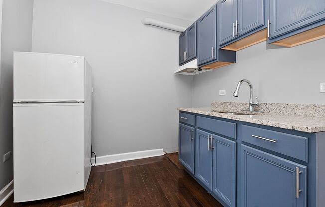 Studio, 1 bath, 275 sqft, $1,095, Unit 4344 - 208
