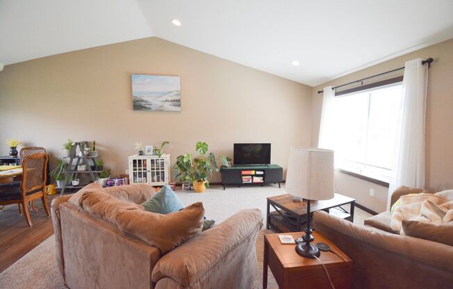 Beautiful and Spacious 4 Bedroom 3 Bath Available For Rent!