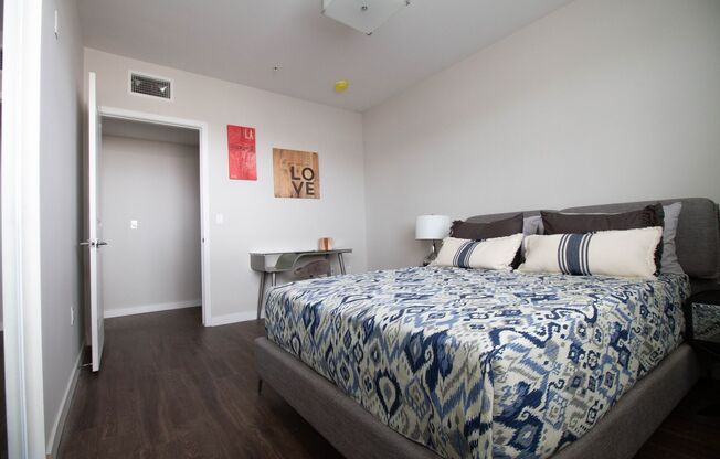 1 bed, 1 bath, 733 sqft, $2,475, Unit 206