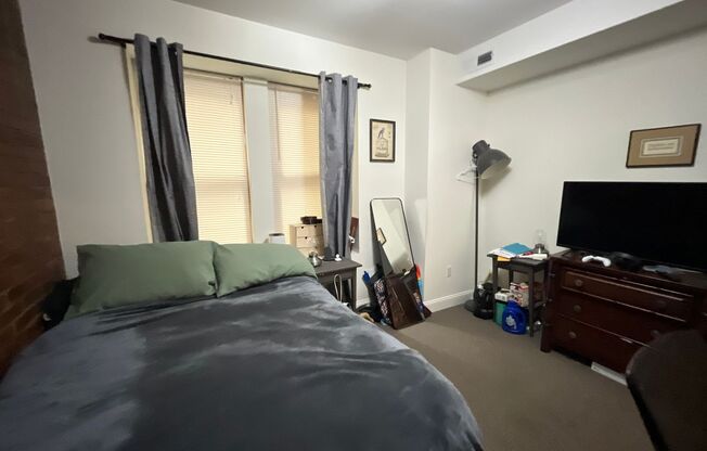 3 beds, 2 baths, 736 sqft, $2,895, Unit 2