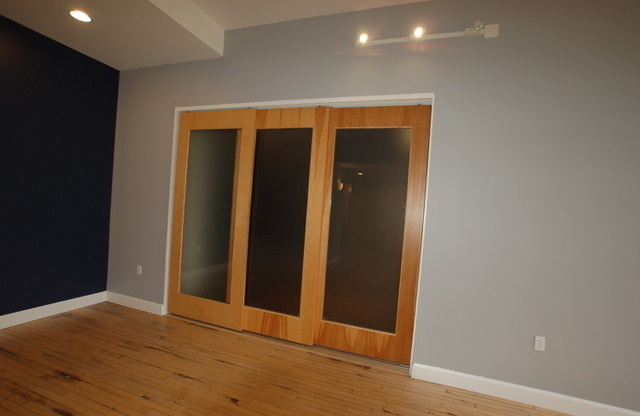 2 beds, 1.5 baths, $2,300