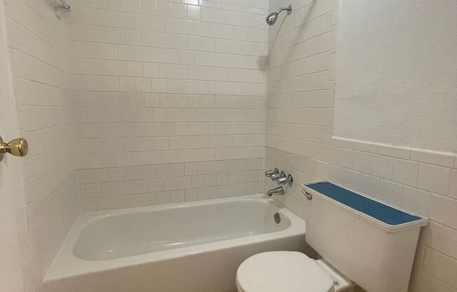 1 bed, 1 bath, 710 sqft, $870, Unit 214