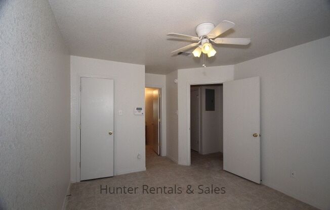 3 beds, 2 baths, $1,075