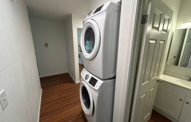 2 beds, 1 bath, 1,000 sqft, $1,295, Unit #7