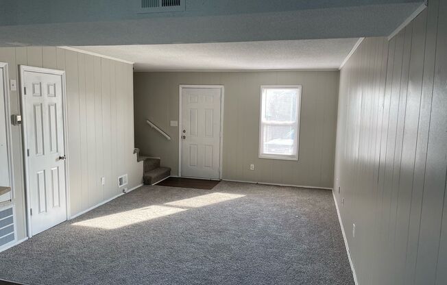 2 beds, 1 bath, 1,000 sqft, $960, Unit 2160 - Unit C3